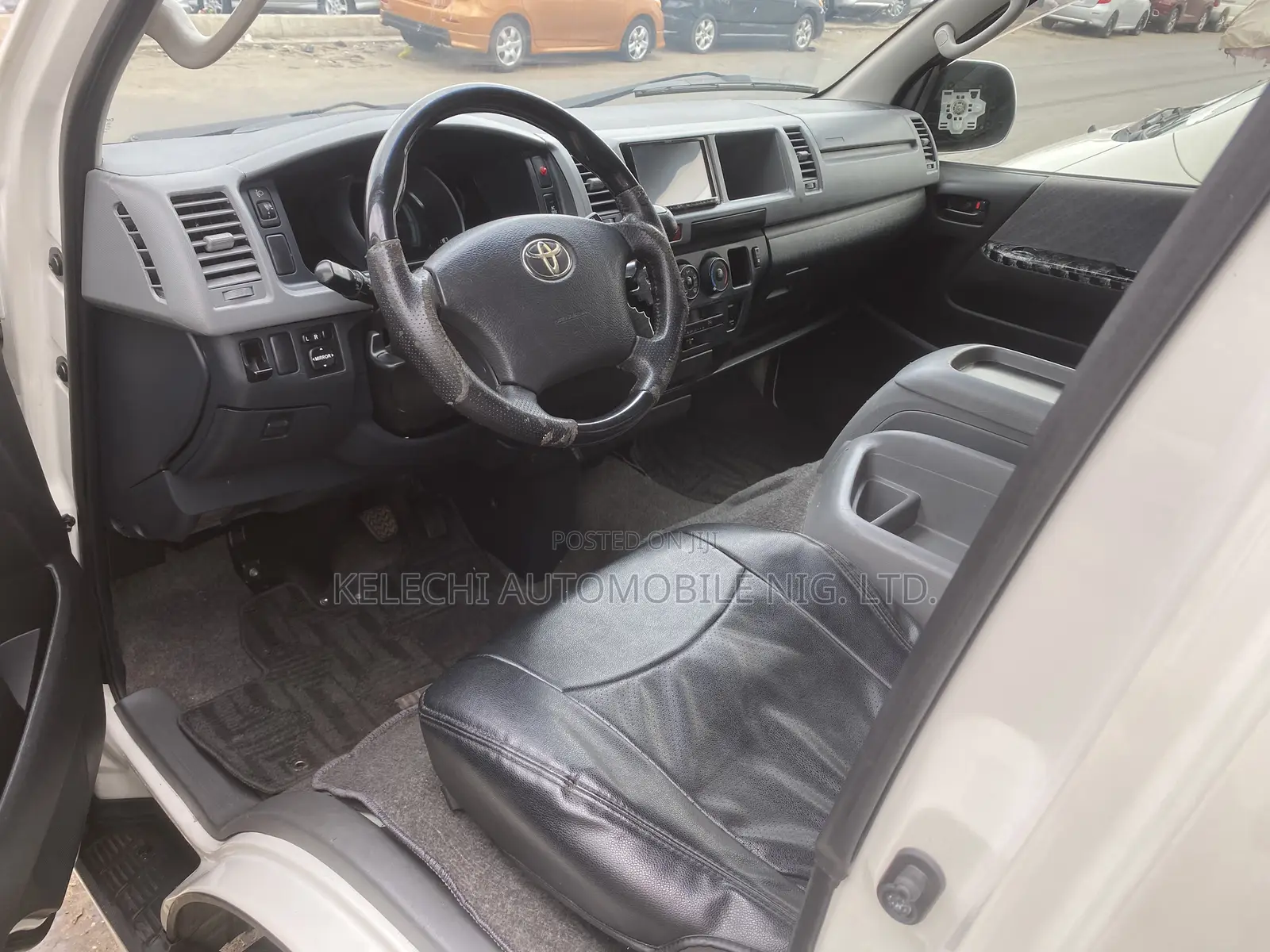 Toyota HiAce 2014 White