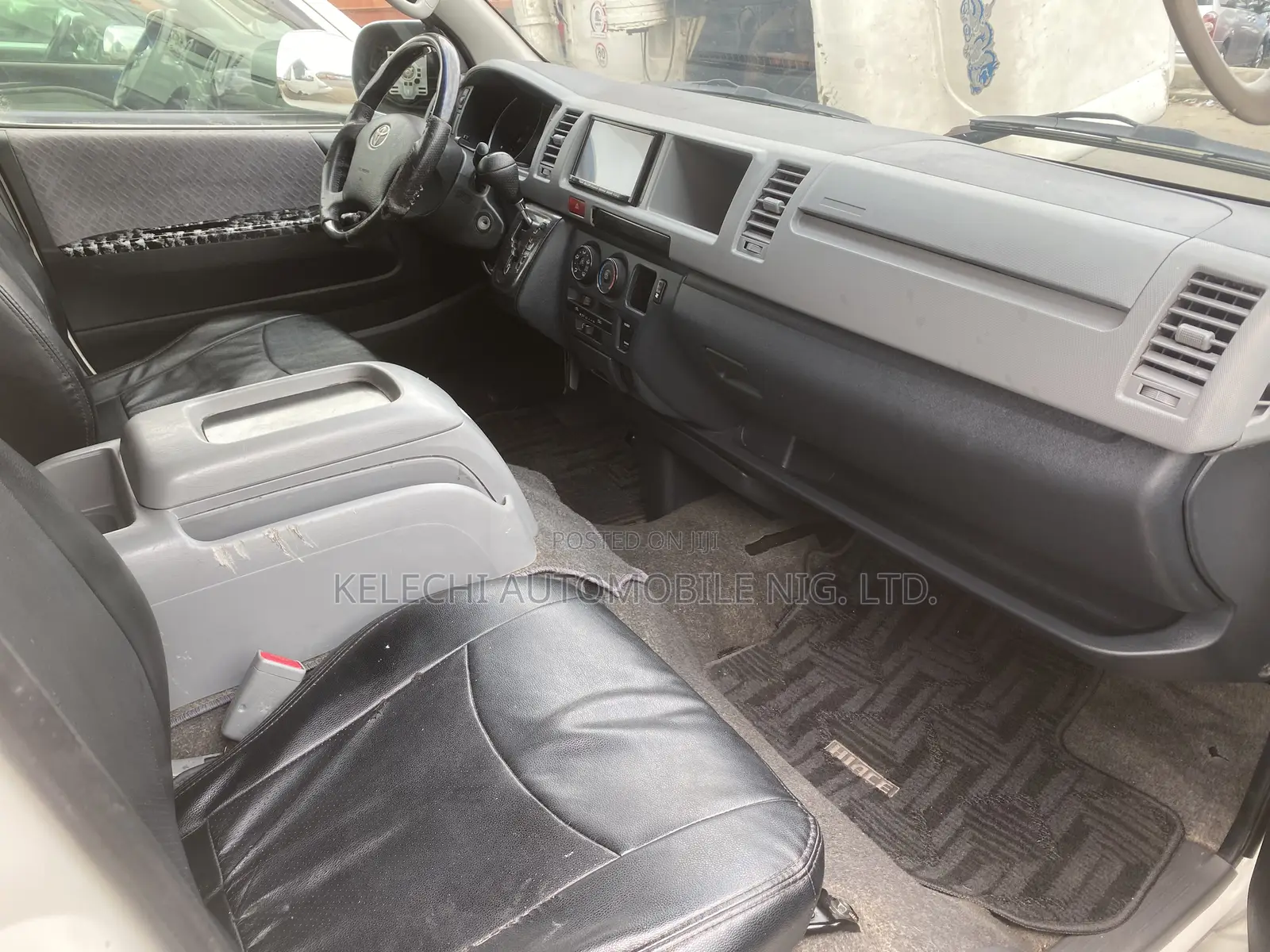 Toyota HiAce 2014 White