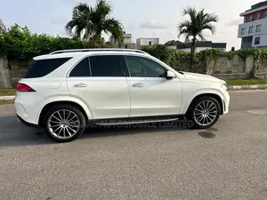 Mercedes-Benz GLE-Class 2022 Off white