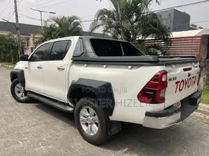 Toyota Hilux 2020 White