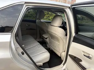 Toyota Venza AWD 2012 Silver