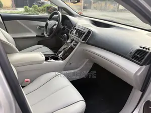 Toyota Venza AWD 2012 Silver