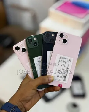 Apple iPhone 13 128 GB Red