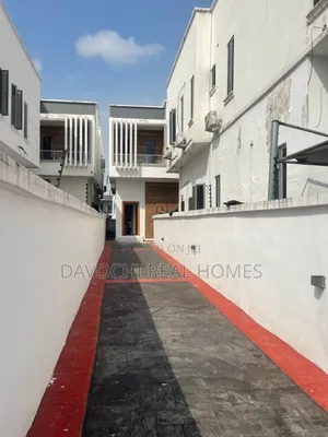 4bdrm Duplex in Chevron for rent