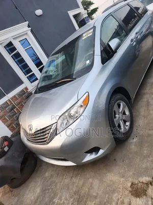 Toyota Sienna 2012 White