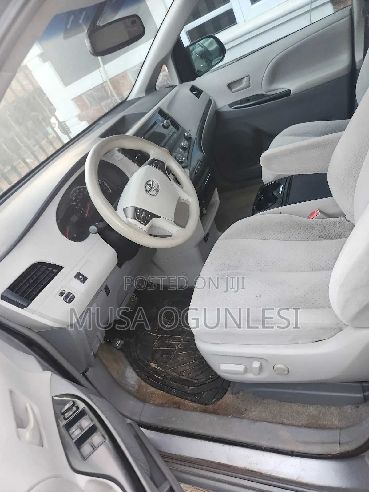 Toyota Sienna 2012 White