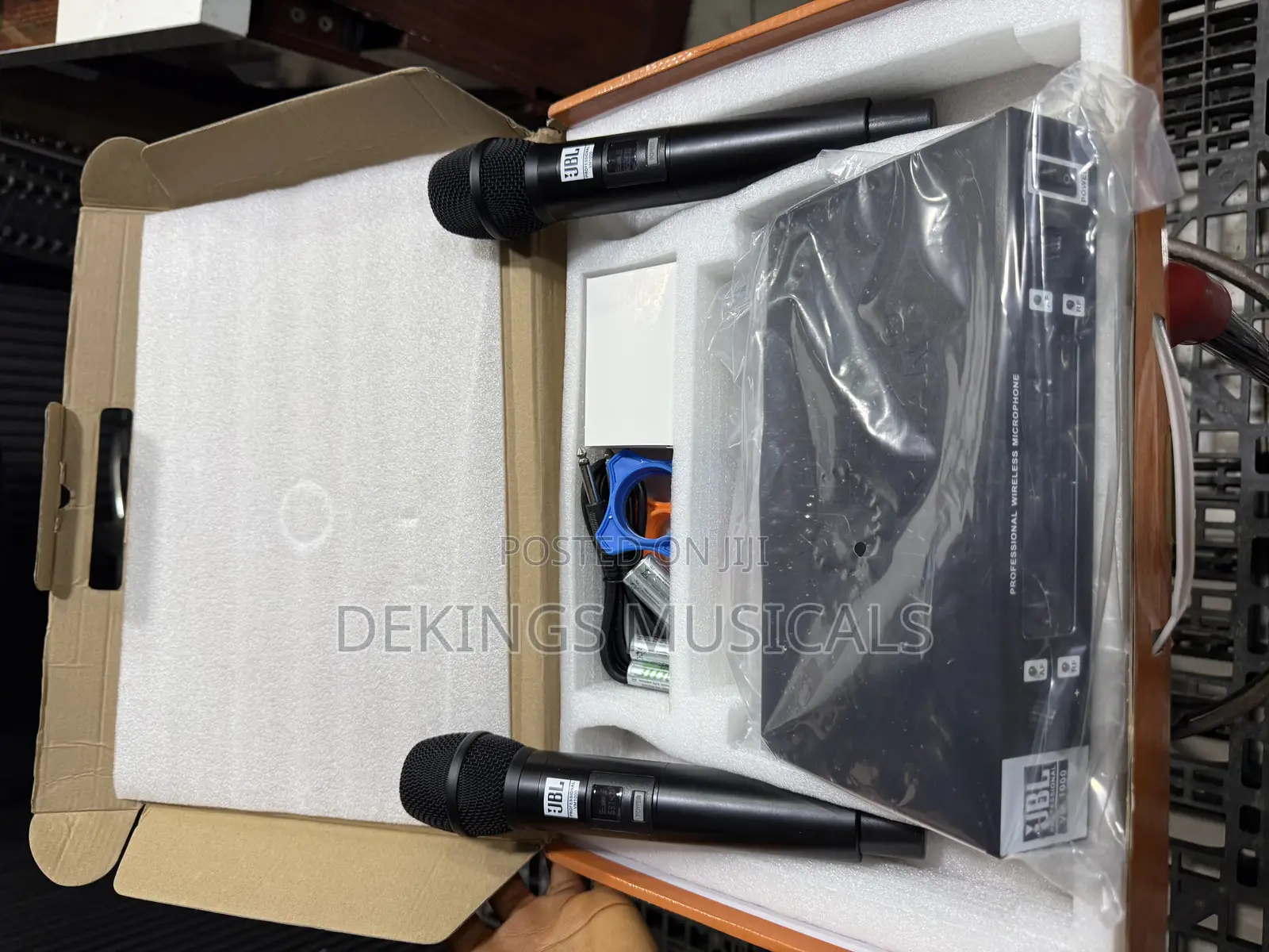 Jbl Microphone Vm1000 - Original Wireless Handheld Microphone