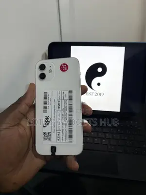 Apple iPhone 12 128 GB White