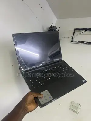 New Laptop Dell Vostro 15 3000 8GB Intel Core I5 SSD 256GB