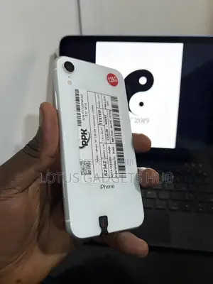 Apple iPhone XR 128 GB White