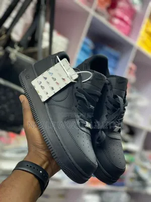Black/White Nike Sneakers Chido 7s