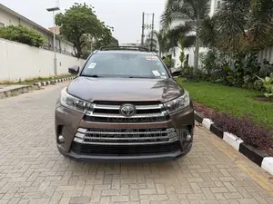 Toyota Highlander Limited Platinum 4x2 V6 (3.5L 6cyl 8A) 2018 Burgundy