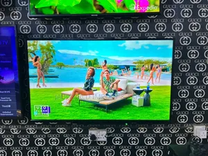 Toshiba 50 " Inch Smart Tv With Bluetooth.Netflix and Youtube