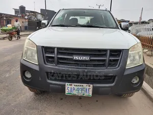 Isuzu VehiCross 2000 White