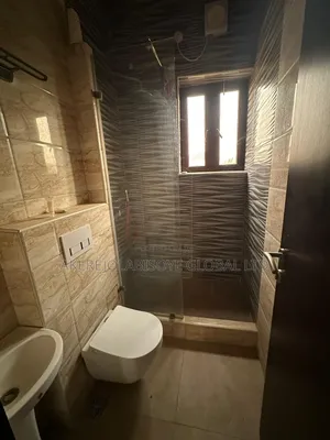 4bdrm Duplex in In An Estate for rent