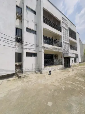 3bdrm Block of Flats in Zone 6 / Wuse for sale