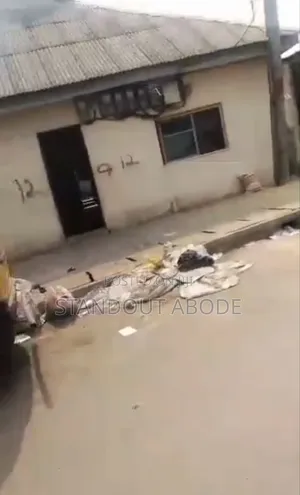 1bdrm Bungalow in Mushin Lagos for sale