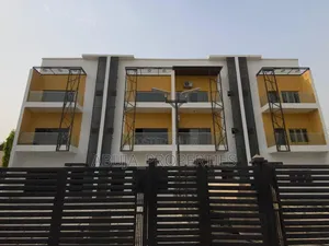 4bdrm Duplex in Gwarinpa for sale