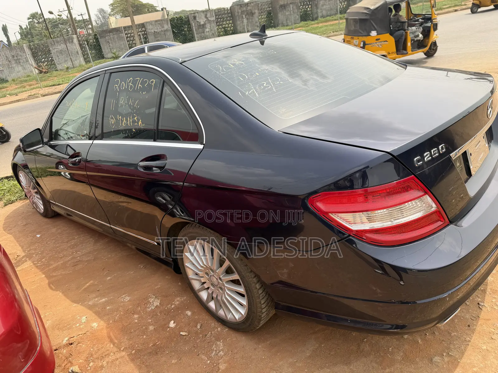 Mercedes-Benz C250 2011 Blue