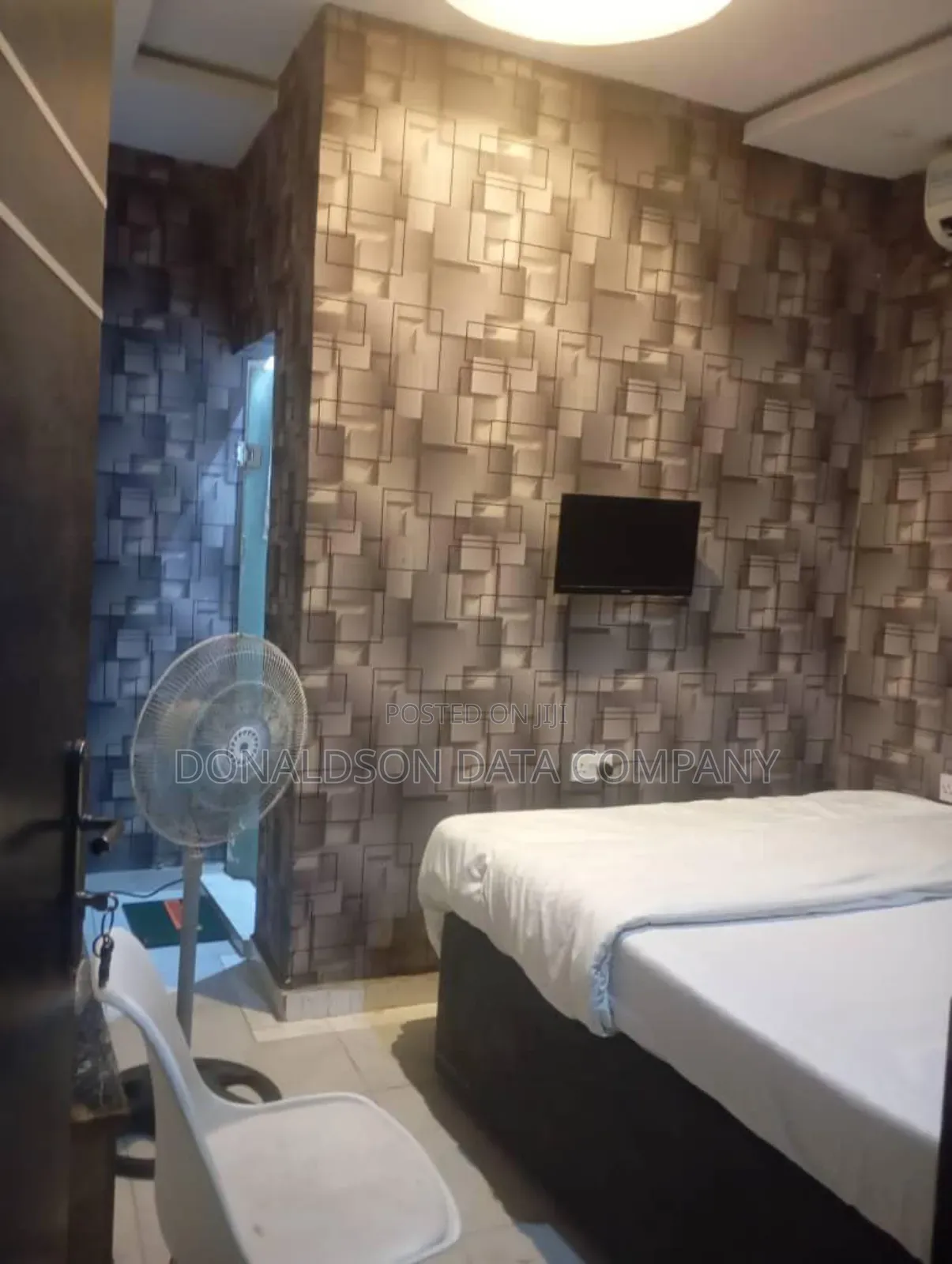 32 Functional Hotel for With Amenities