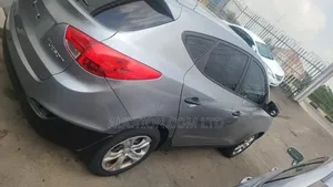 Hyundai Tucson Limited FWD 2012 Silver