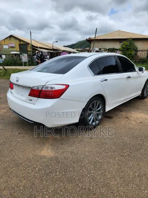Honda Accord Touring V-6 4dr Sedan (3.5L 6cyl 6A) 2014 White