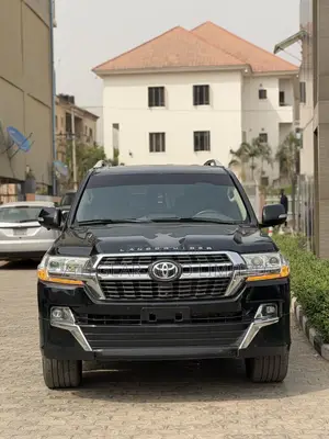 Toyota Land Cruiser 4.0 V6 GX-R 2015 Black