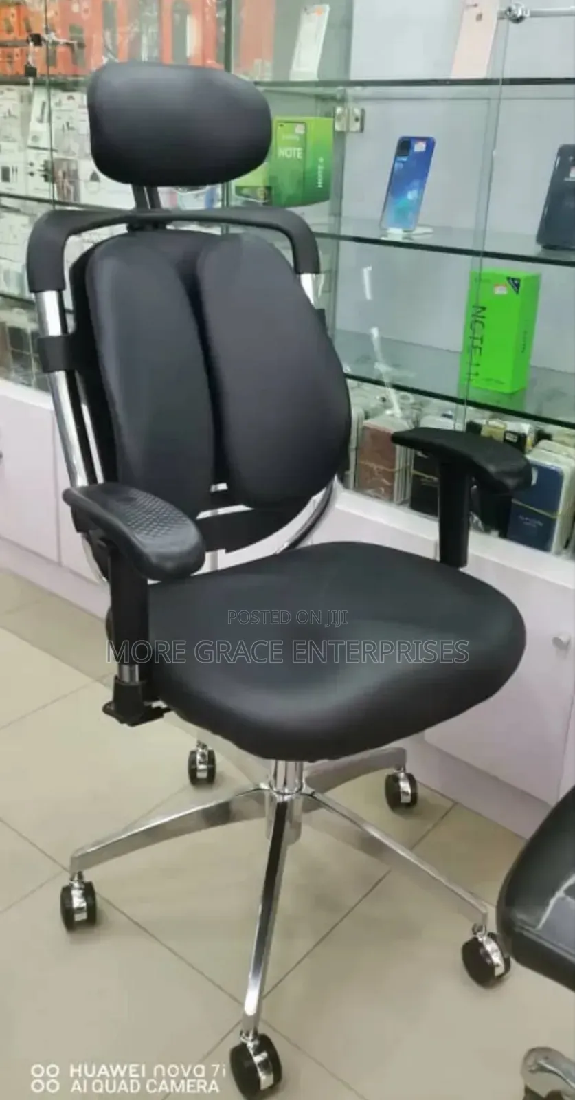 Office Chair With Adjustable Hands.