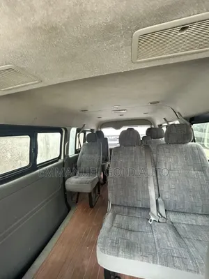 Toyota HiAce 2014 White