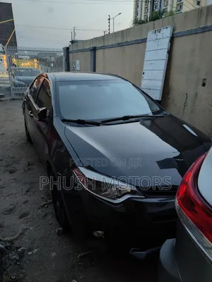 Toyota Corolla LE Plus 4dr Sedan (1.8L 4cyl CVT) 2014 Black