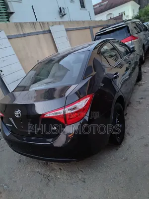 Toyota Corolla LE Plus 4dr Sedan (1.8L 4cyl CVT) 2014 Black