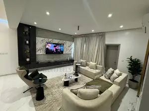 Luxurious 3 Bedroom Apartment With a Balcony Space