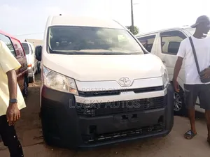 Toyota HiAce 2023 White