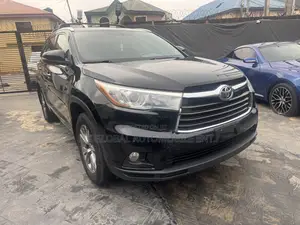 Toyota Highlander XLE V6 4x4 (3.5L 6cyl 6A) 2016 Black