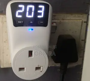 Hlp02 Digital Automatic Voltage Protector Socket