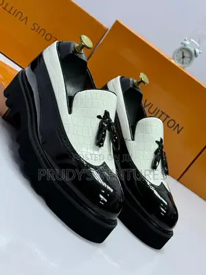 Fully Boxed Men’S Shoe