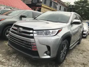 Toyota Highlander 2018 Silver