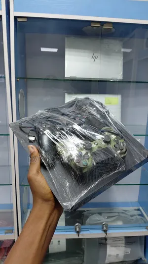 Ps 4 Slim With Two Pad