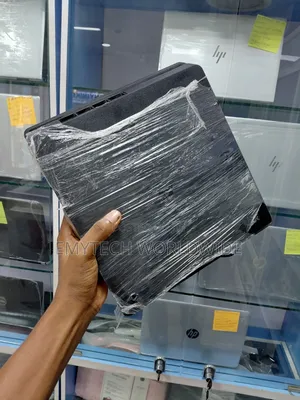 Ps 4 Slim With Two Pad
