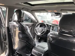 Toyota Highlander 2018 Silver