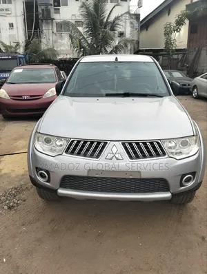 Mitsubishi L200 2010 Silver