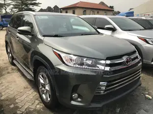 Toyota Highlander Limited V6 4x2 (3.5L 6cyl 6A) 2016 Green