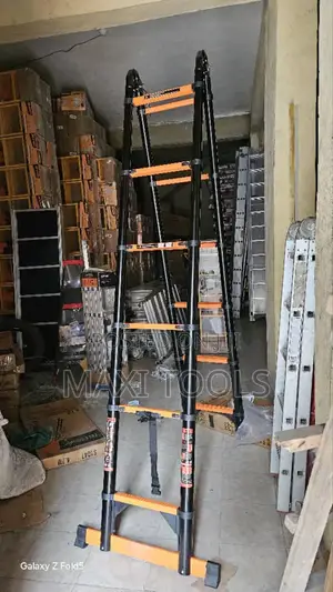 Portable Aluminum Telescopic Extension Ladder.
