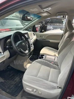 Toyota Sienna LE 8-Passenger 4dr Minivan (3.5L 6cyl 6A) 2015 Red