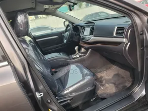 Toyota Highlander XLE 4dr SUV (3.5L 6cyl 6A) 2015 Gray