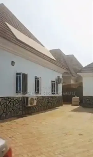 3bdrm Bungalow in Lugbe Abuja for sale
