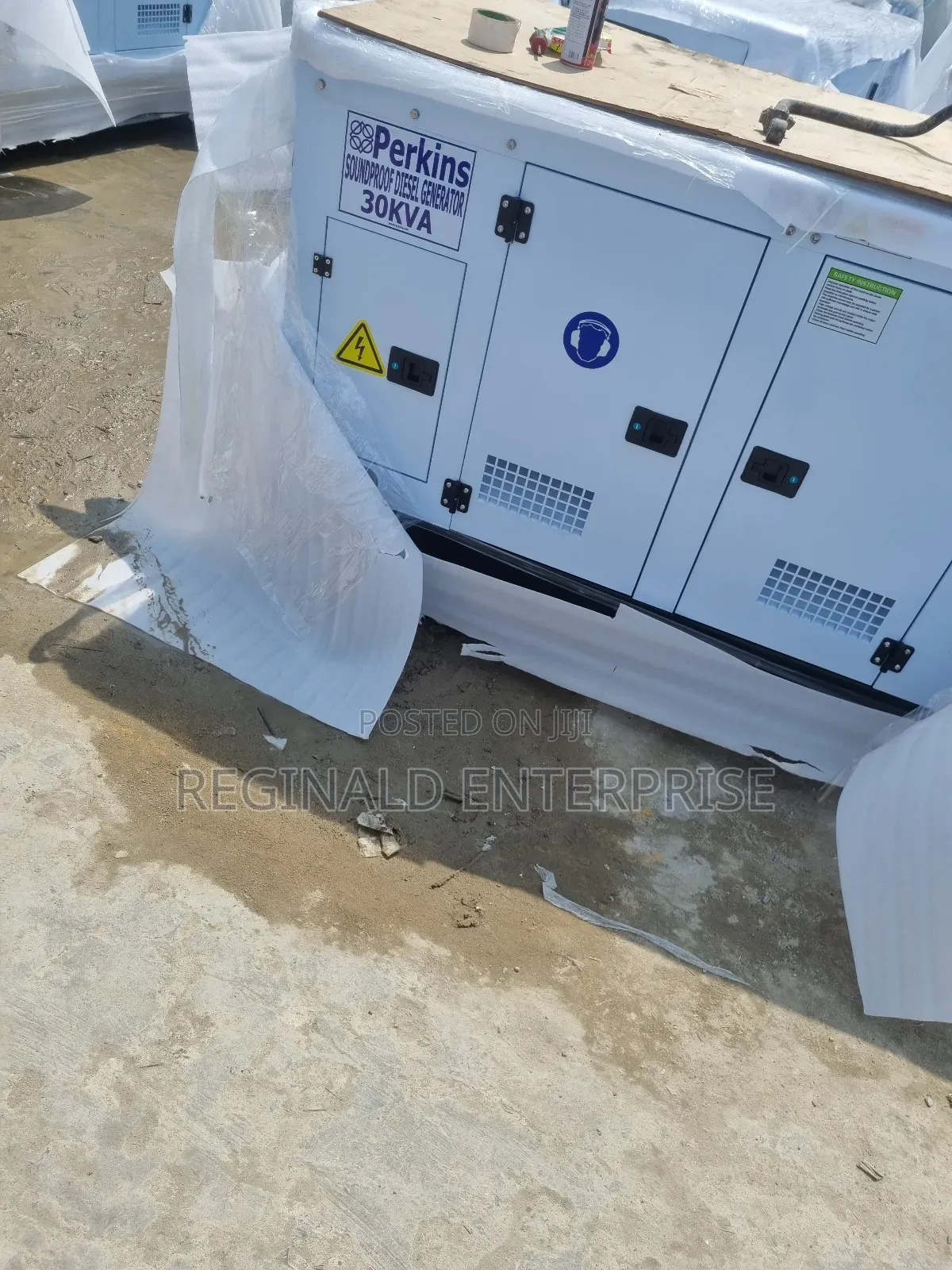 30kva Perkins Soundproof Diesel Generator
