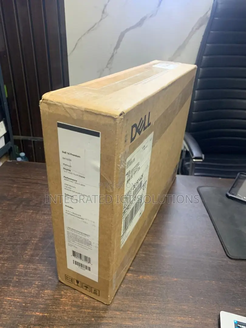 New Laptop Dell 32GB Intel Core Ultra 9 SSD 1T