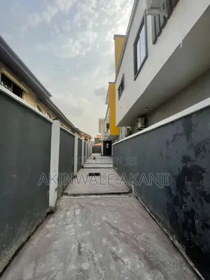 3bdrm Apartment in Unilag Estate, GRA Phase 1 for rent