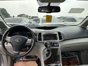 Toyota Venza V6 2010 Silver